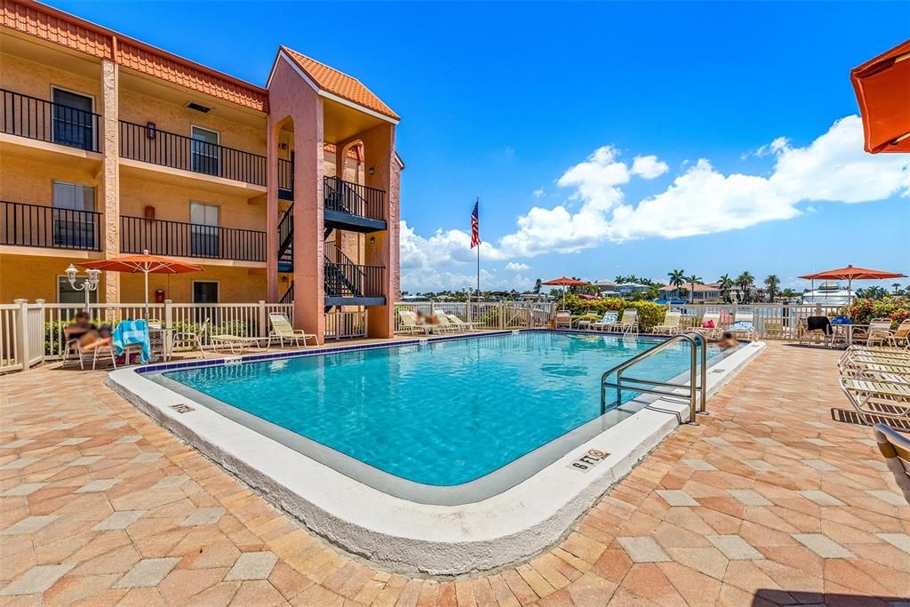 出租: $1,950 (1 贝兹, 1 浴室, 645 平方英尺)