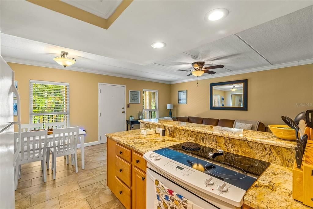 出租: $1,950 (1 贝兹, 1 浴室, 645 平方英尺)