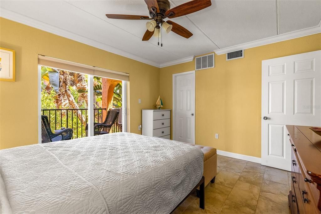 出租: $1,950 (1 贝兹, 1 浴室, 645 平方英尺)