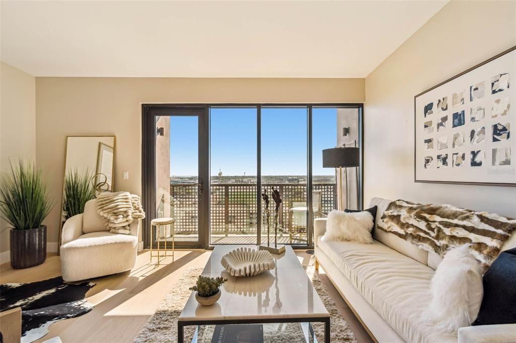 For Sale: $1,175,000 (1 beds, 1 baths, 964 Square Feet)