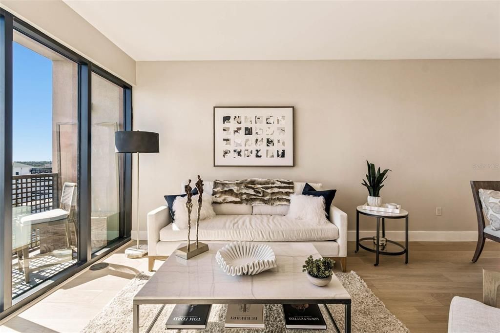 For Sale: $1,175,000 (1 beds, 1 baths, 964 Square Feet)