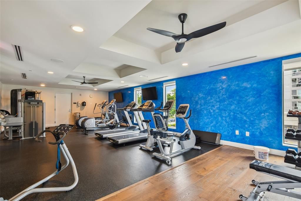 For Sale: $1,175,000 (1 beds, 1 baths, 964 Square Feet)