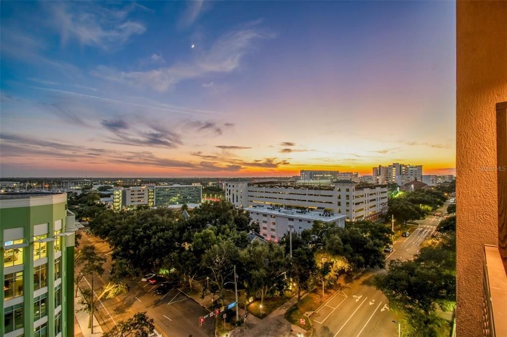 For Sale: $1,175,000 (1 beds, 1 baths, 964 Square Feet)