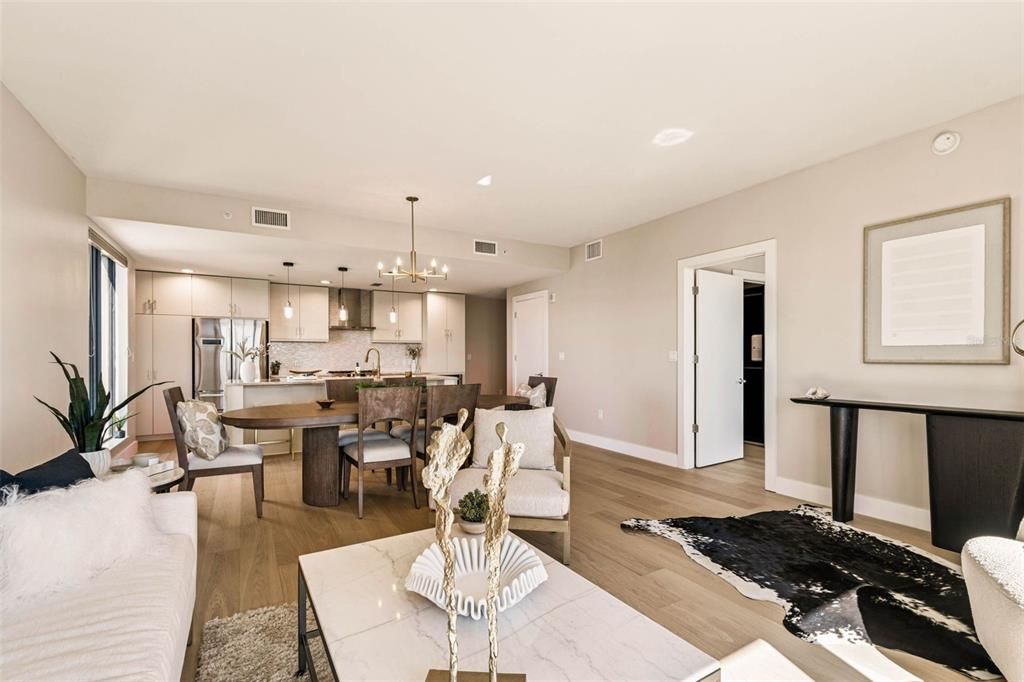 For Sale: $1,175,000 (1 beds, 1 baths, 964 Square Feet)