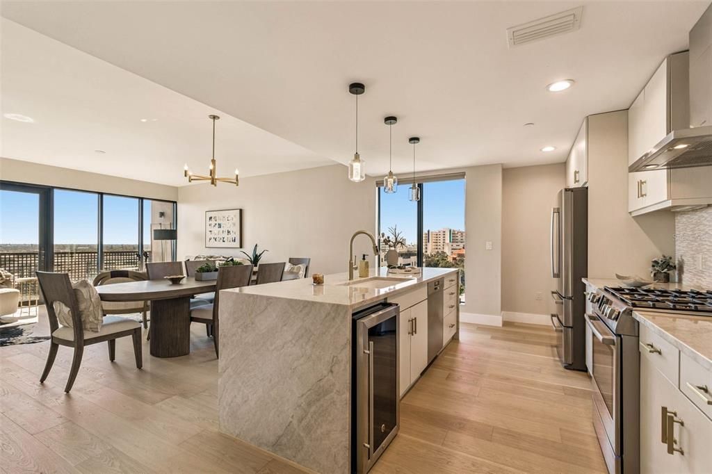 For Sale: $1,175,000 (1 beds, 1 baths, 964 Square Feet)
