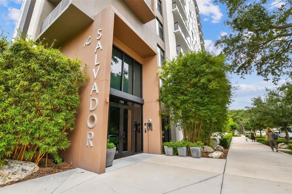 For Sale: $1,175,000 (1 beds, 1 baths, 964 Square Feet)