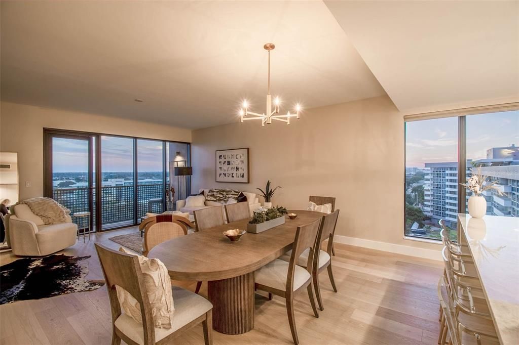 For Sale: $1,175,000 (1 beds, 1 baths, 964 Square Feet)