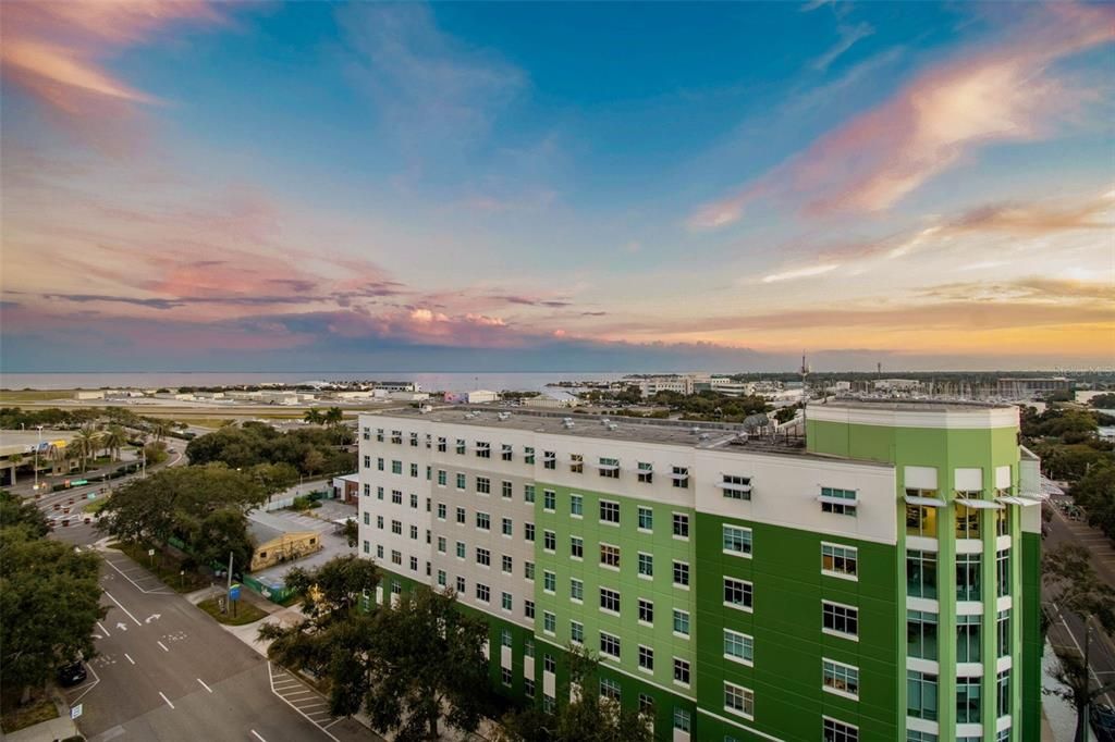 For Sale: $1,175,000 (1 beds, 1 baths, 964 Square Feet)