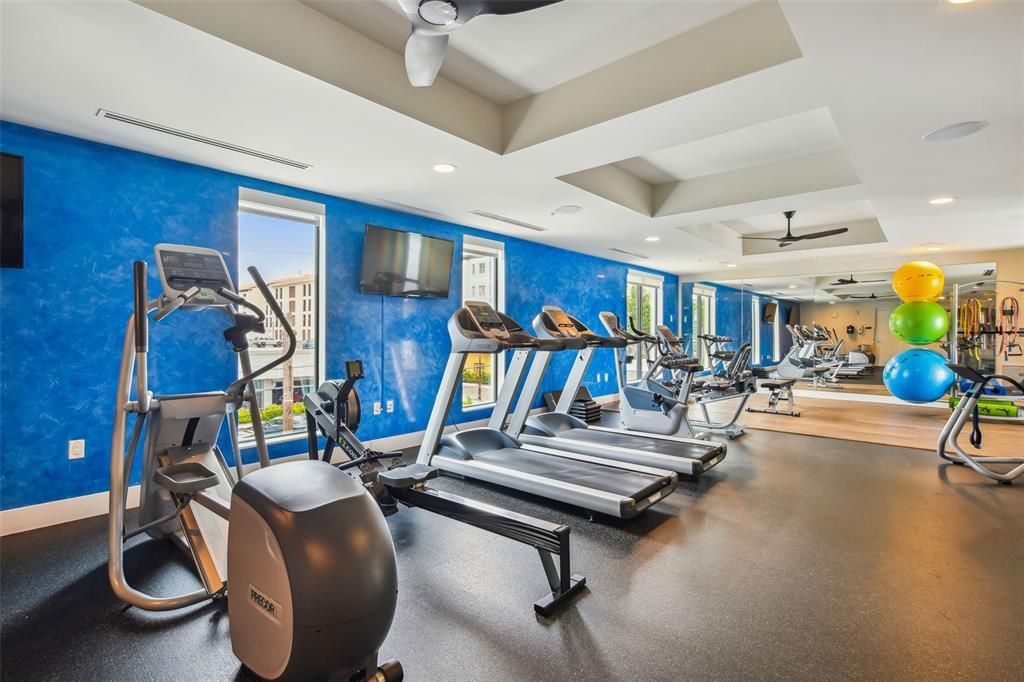 For Sale: $1,175,000 (1 beds, 1 baths, 964 Square Feet)