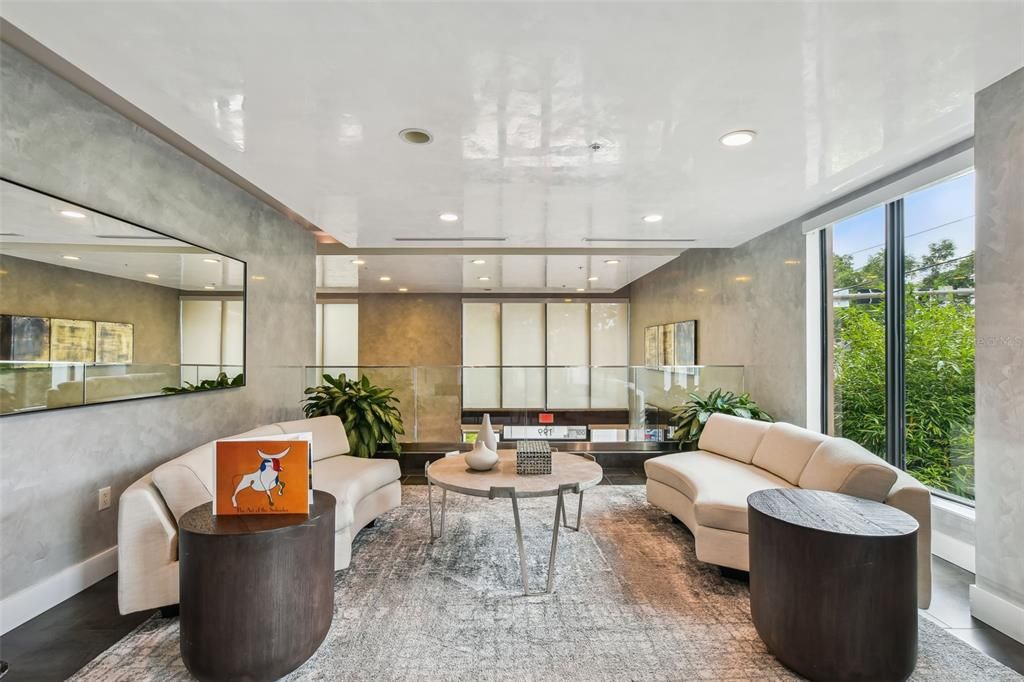 For Sale: $1,175,000 (1 beds, 1 baths, 964 Square Feet)