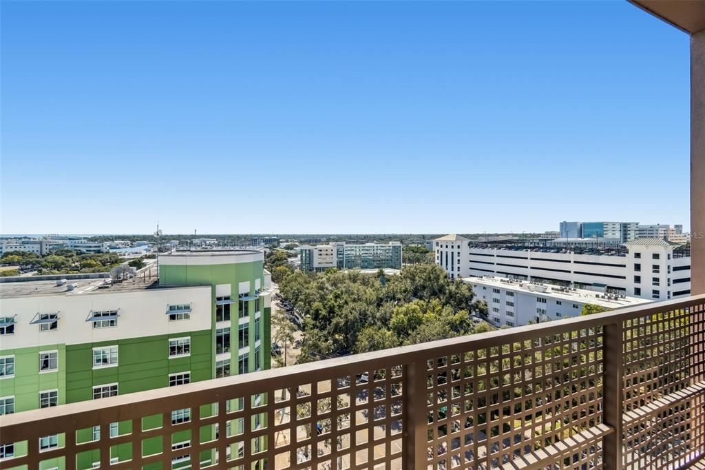 For Sale: $1,175,000 (1 beds, 1 baths, 964 Square Feet)