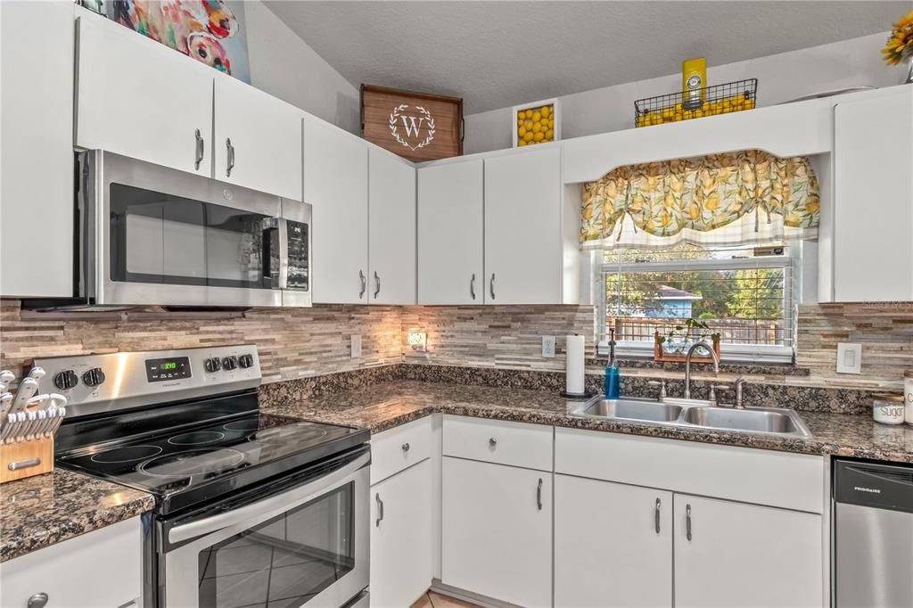 待售: $285,150 (3 贝兹, 2 浴室, 1901 平方英尺)