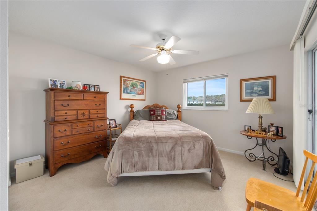 待售: $299,900 (3 贝兹, 2 浴室, 1687 平方英尺)