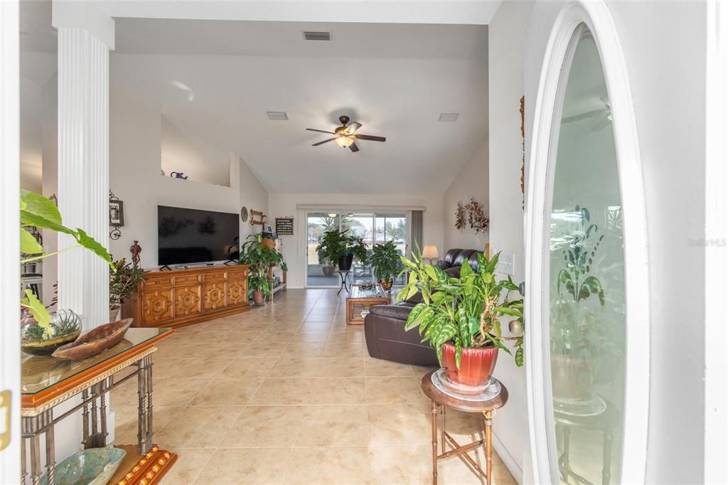 待售: $299,900 (3 贝兹, 2 浴室, 1687 平方英尺)