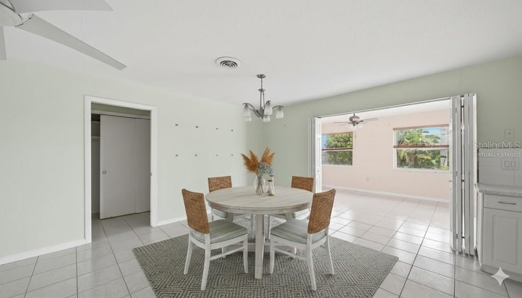 For Sale: $295,000 (2 beds, 2 baths, 1253 Square Feet)