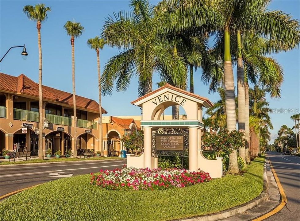 For Sale: $295,000 (2 beds, 2 baths, 1253 Square Feet)