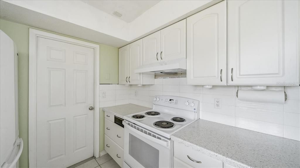 For Sale: $295,000 (2 beds, 2 baths, 1253 Square Feet)