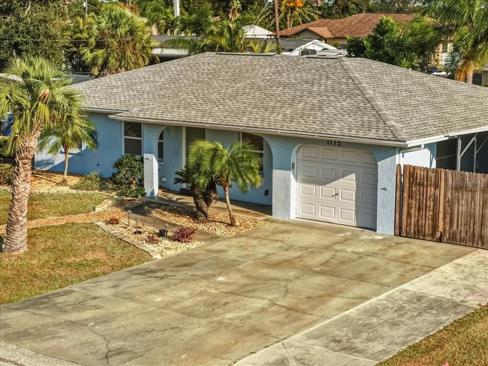 For Sale: $295,000 (2 beds, 2 baths, 1253 Square Feet)