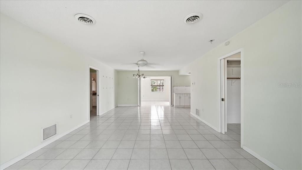 For Sale: $295,000 (2 beds, 2 baths, 1253 Square Feet)