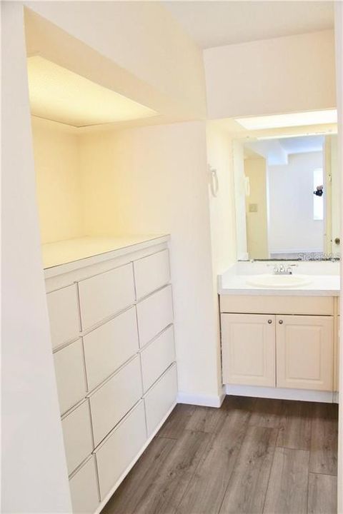 For Rent: $1,900 (3 beds, 2 baths, 1794 Square Feet)