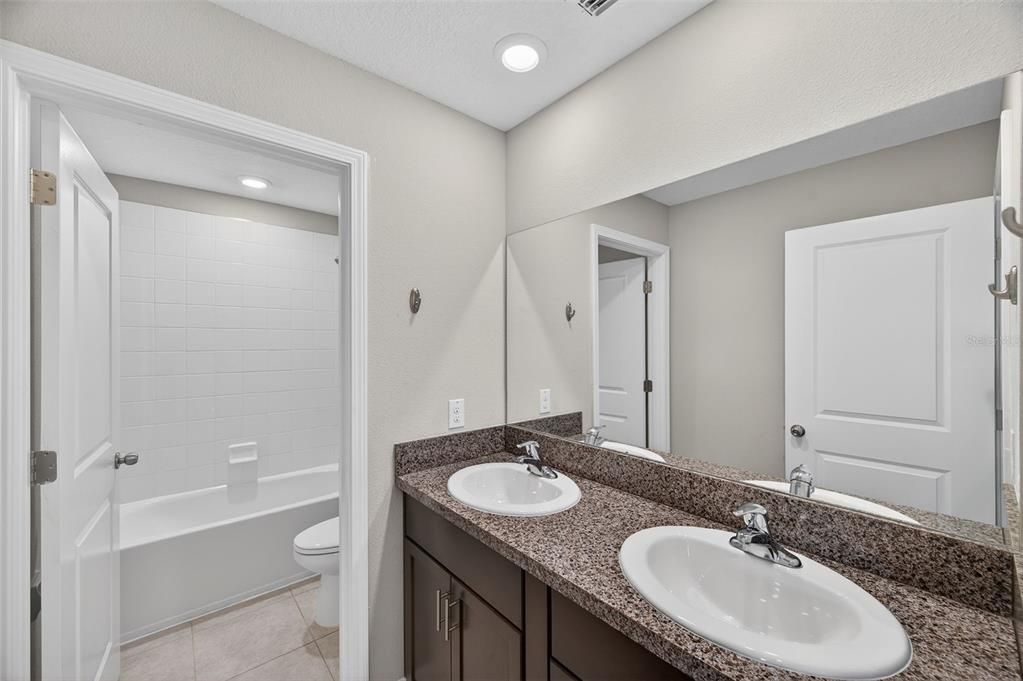 For Sale: $365,000 (5 beds, 2 baths, 2205 Square Feet)