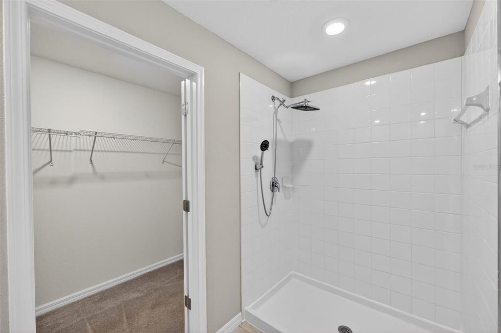 For Sale: $365,000 (5 beds, 2 baths, 2205 Square Feet)