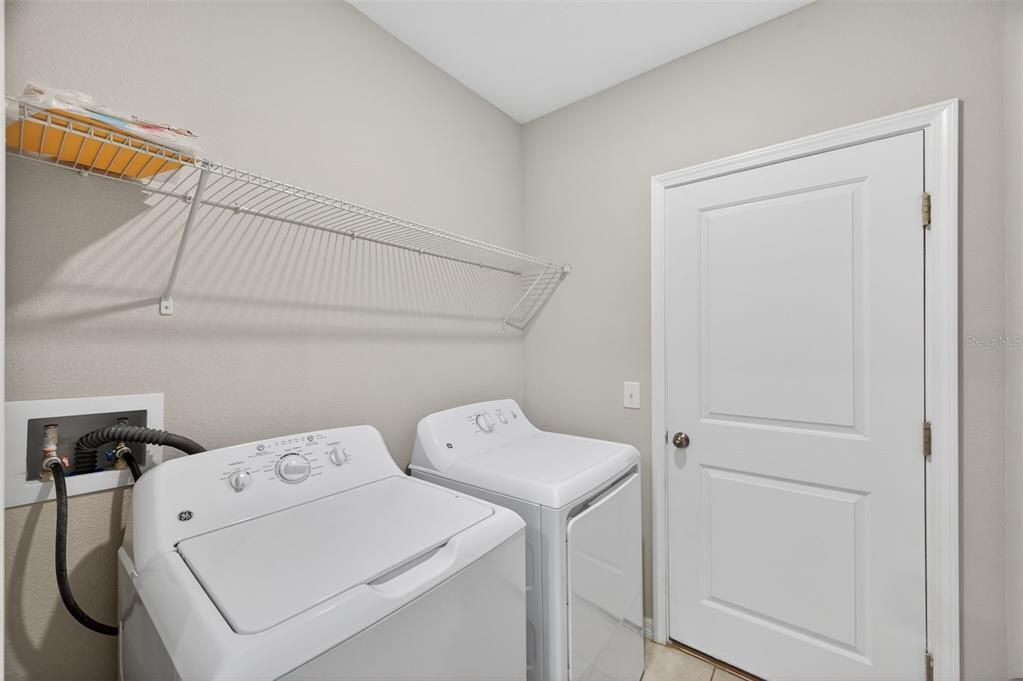 For Sale: $365,000 (5 beds, 2 baths, 2205 Square Feet)