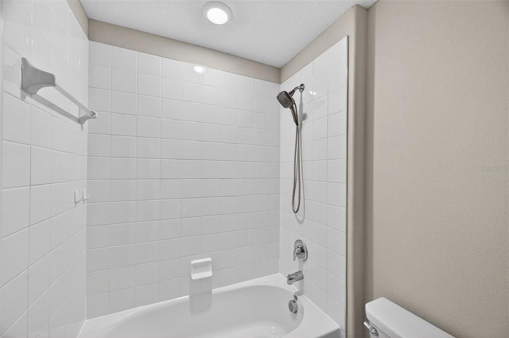 For Sale: $365,000 (5 beds, 2 baths, 2205 Square Feet)