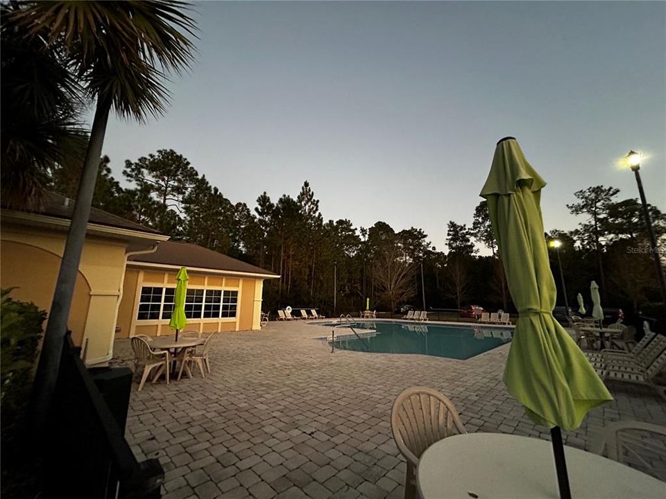 For Sale: $199,999 (2 beds, 2 baths, 1147 Square Feet)