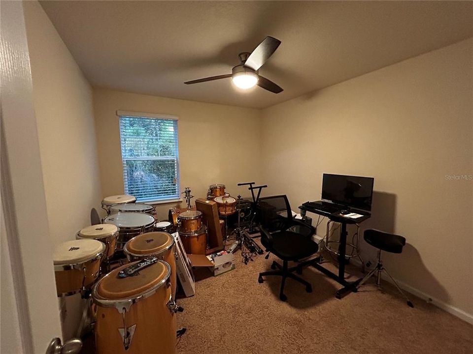 For Sale: $199,999 (2 beds, 2 baths, 1147 Square Feet)