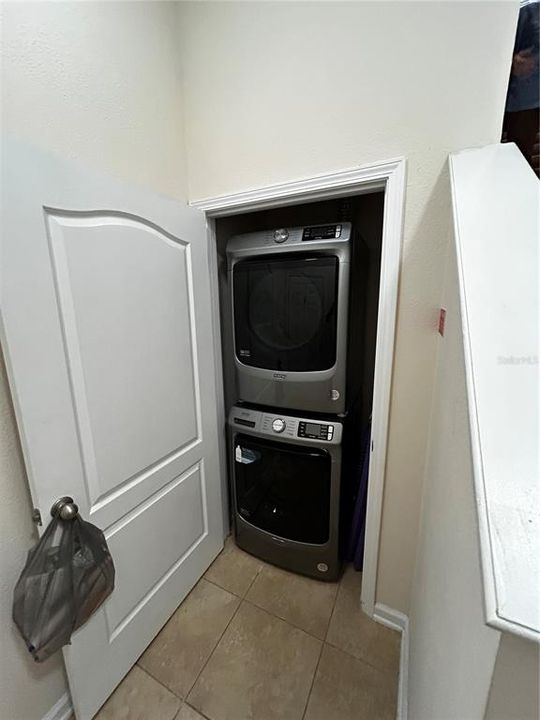 For Sale: $199,999 (2 beds, 2 baths, 1147 Square Feet)