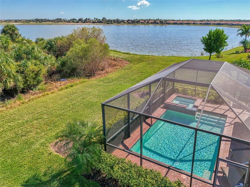 For Sale: $599,900 (2 beds, 2 baths, 1907 Square Feet)