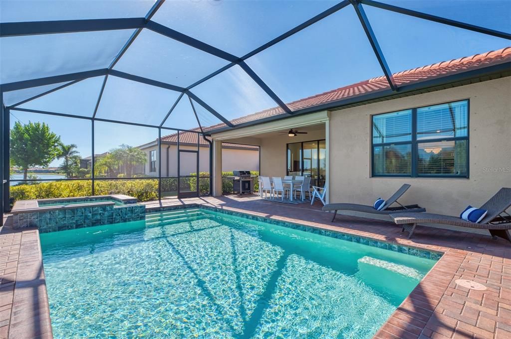 For Sale: $599,900 (2 beds, 2 baths, 1907 Square Feet)