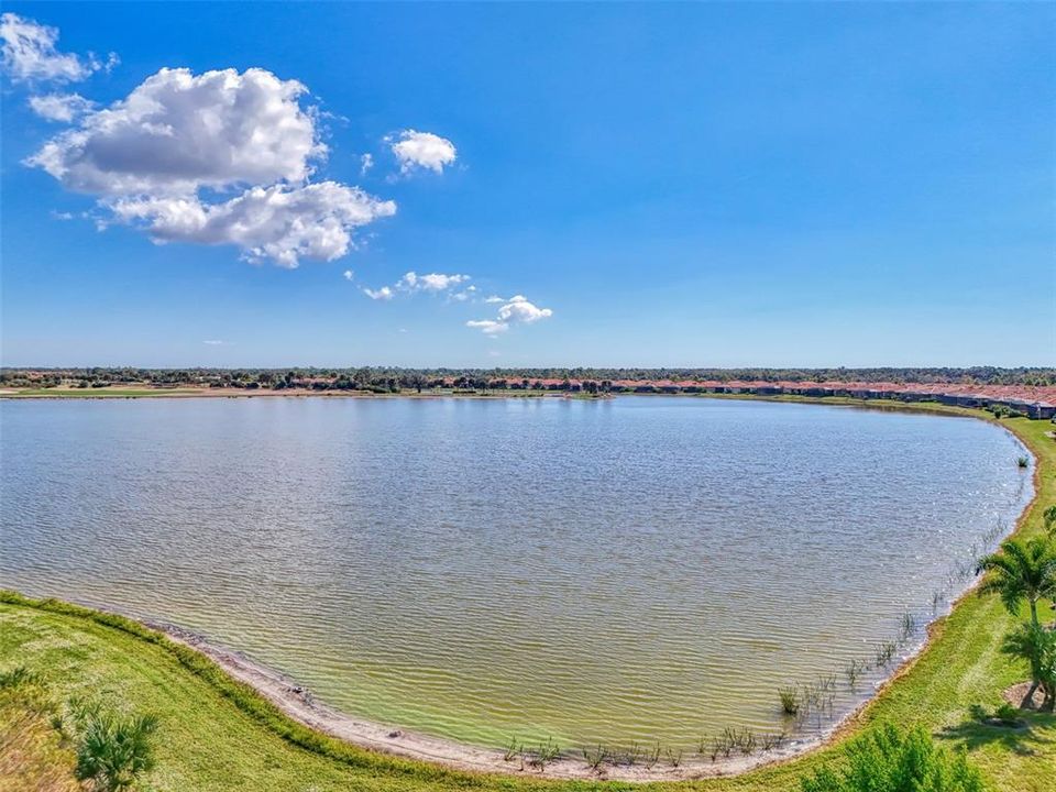 For Sale: $599,900 (2 beds, 2 baths, 1907 Square Feet)