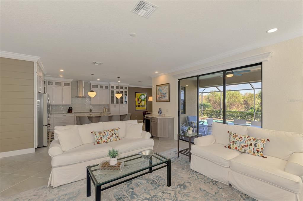 For Sale: $599,900 (2 beds, 2 baths, 1907 Square Feet)