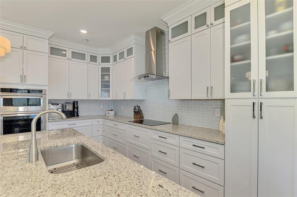 For Sale: $599,900 (2 beds, 2 baths, 1907 Square Feet)