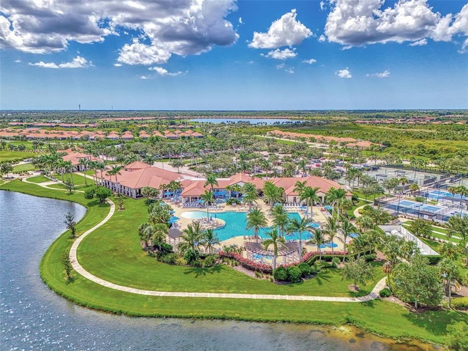 For Sale: $599,900 (2 beds, 2 baths, 1907 Square Feet)