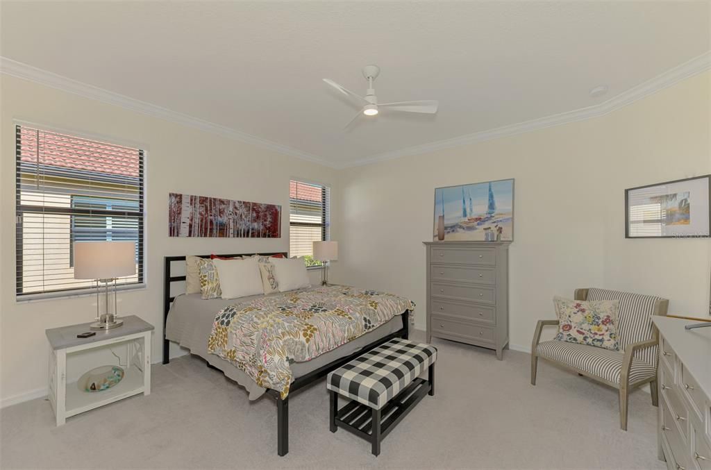 For Sale: $599,900 (2 beds, 2 baths, 1907 Square Feet)