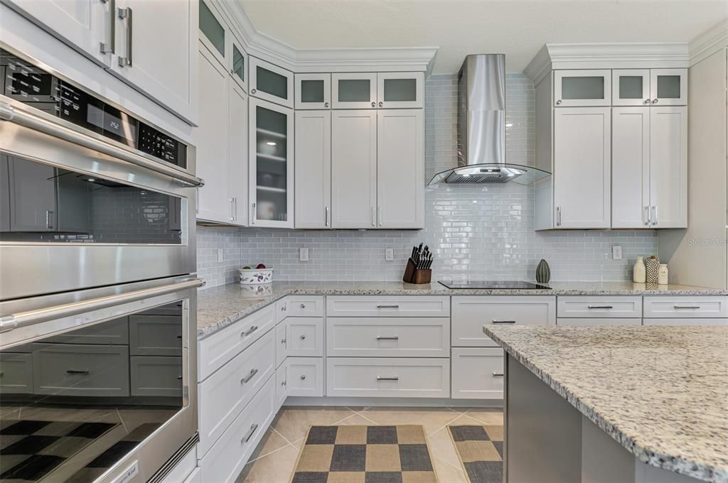 For Sale: $599,900 (2 beds, 2 baths, 1907 Square Feet)