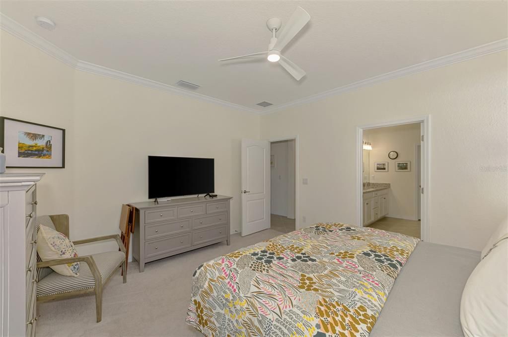 For Sale: $599,900 (2 beds, 2 baths, 1907 Square Feet)