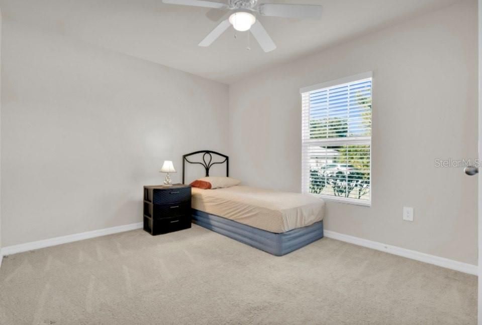 待售: $335,000 (4 贝兹, 2 浴室, 1485 平方英尺)