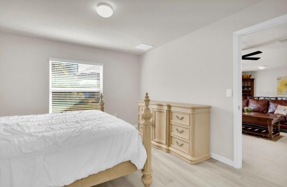 待售: $335,000 (4 贝兹, 2 浴室, 1485 平方英尺)