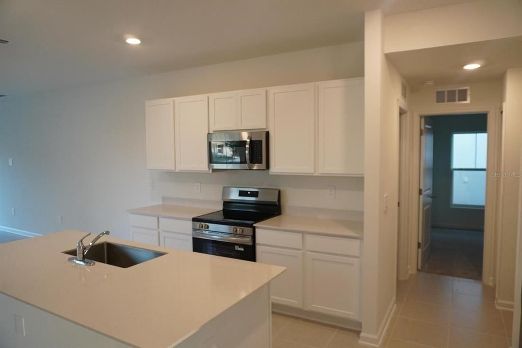 For Rent: $2,200 (3 beds, 2 baths, 1487 Square Feet)