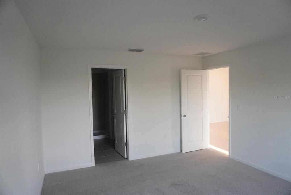 For Rent: $2,200 (3 beds, 2 baths, 1487 Square Feet)