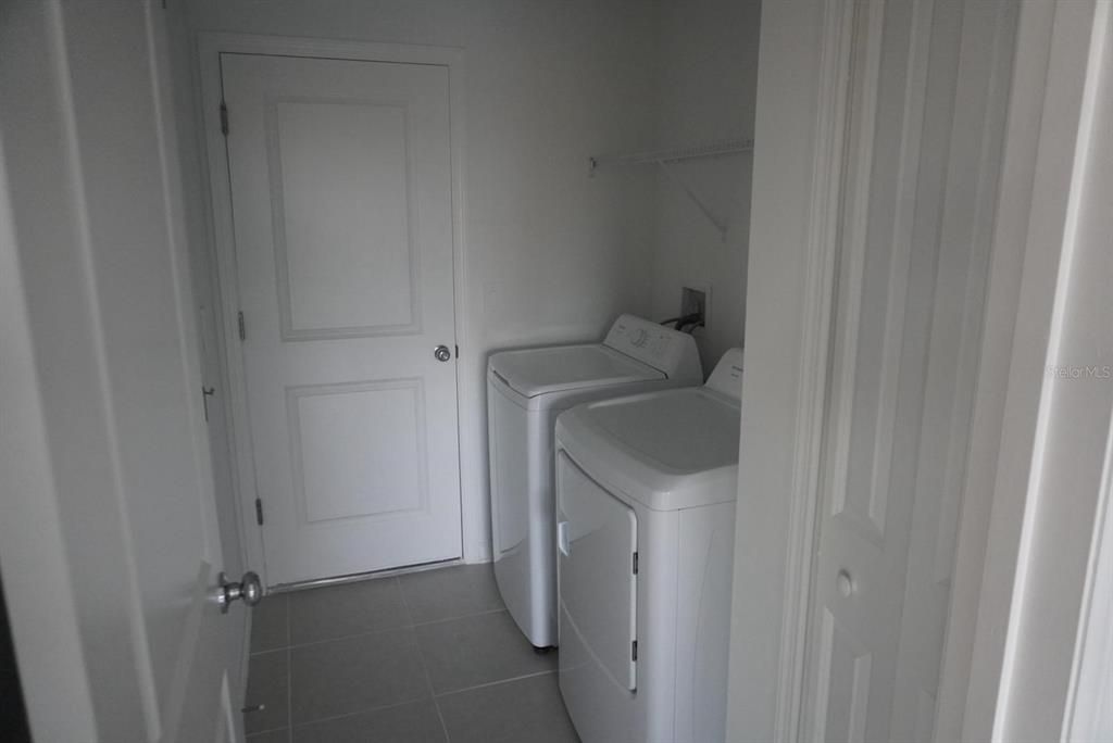 For Rent: $2,200 (3 beds, 2 baths, 1487 Square Feet)