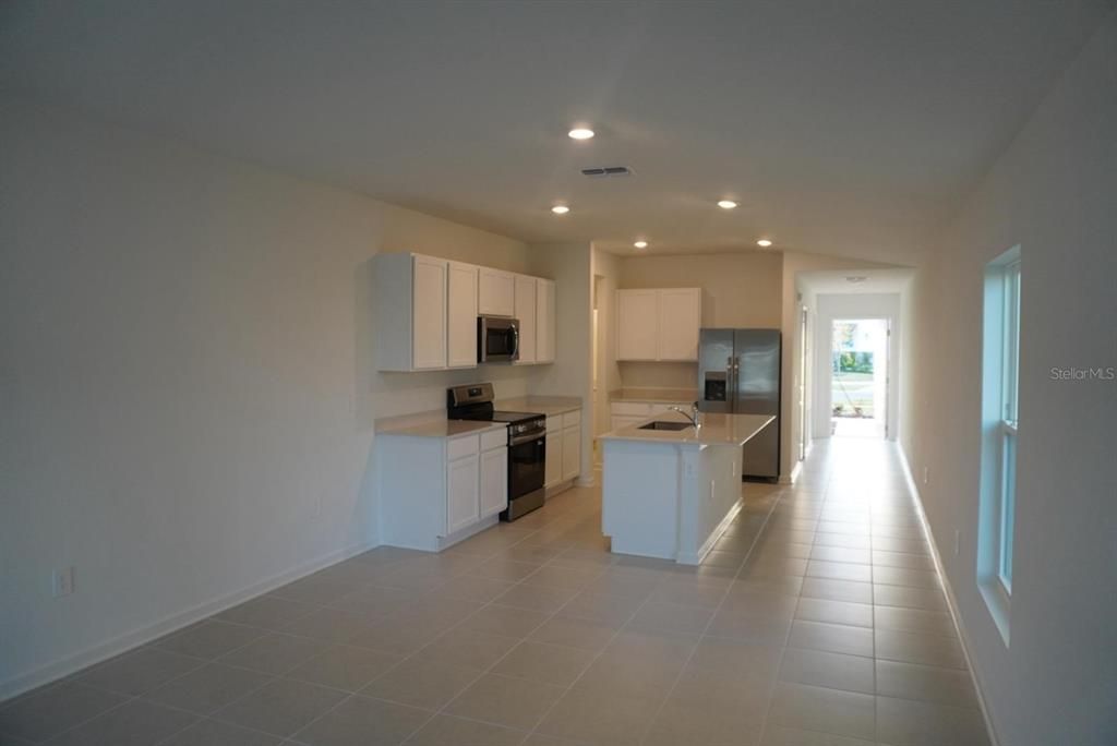 For Rent: $2,200 (3 beds, 2 baths, 1487 Square Feet)