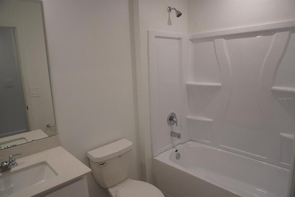 For Rent: $2,200 (3 beds, 2 baths, 1487 Square Feet)