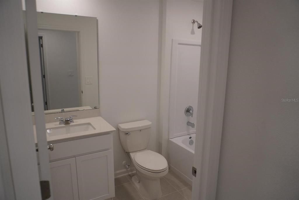 For Rent: $2,200 (3 beds, 2 baths, 1487 Square Feet)