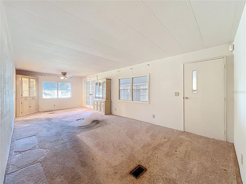 For Sale: $178,500 (3 beds, 2 baths, 1248 Square Feet)