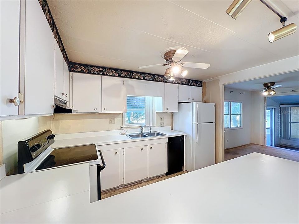 For Sale: $178,500 (3 beds, 2 baths, 1248 Square Feet)